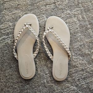 Nine West Wantit Flat Slide Sandals -7 / M / lvory/nude